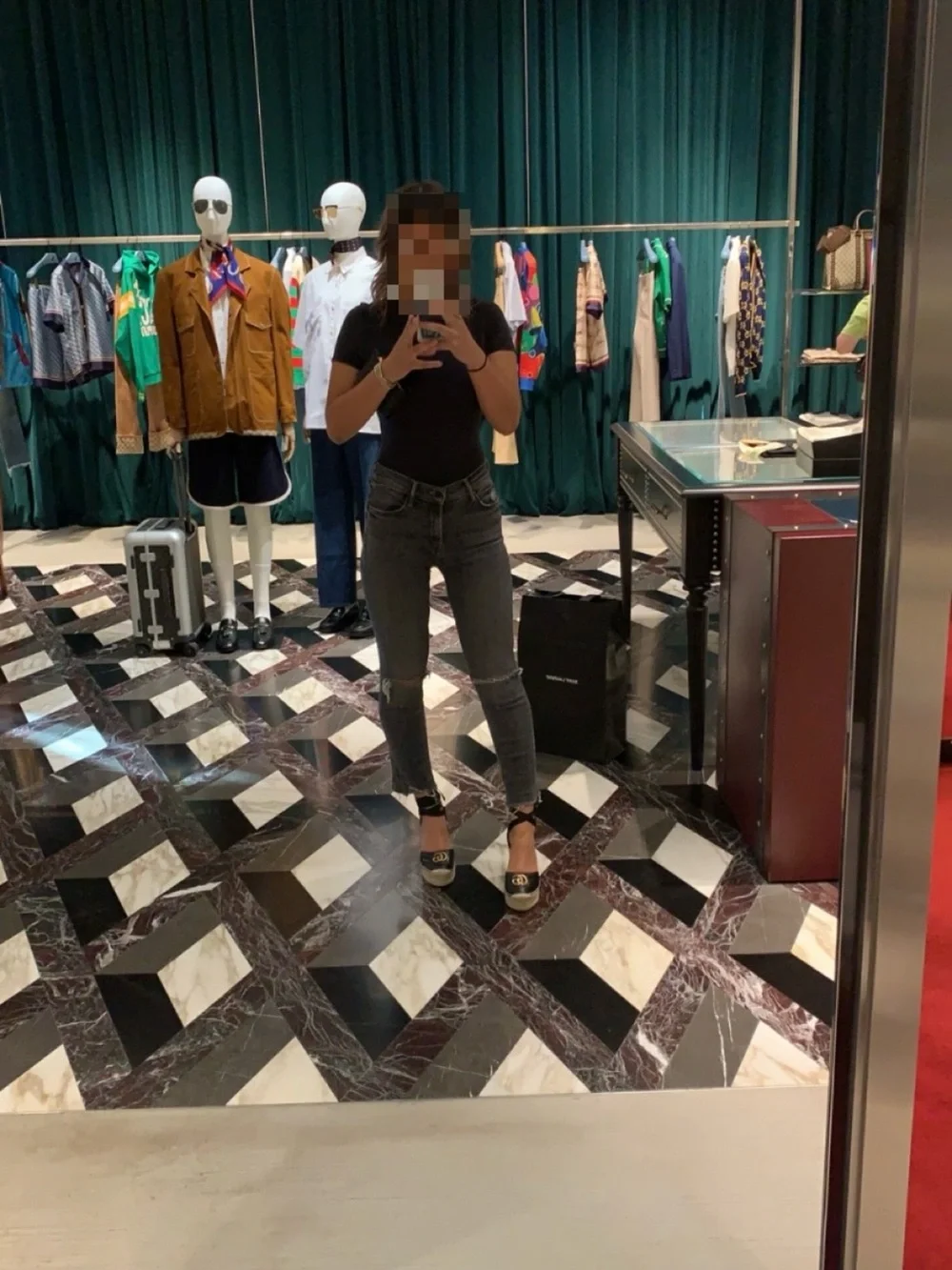 Gucci authentic black